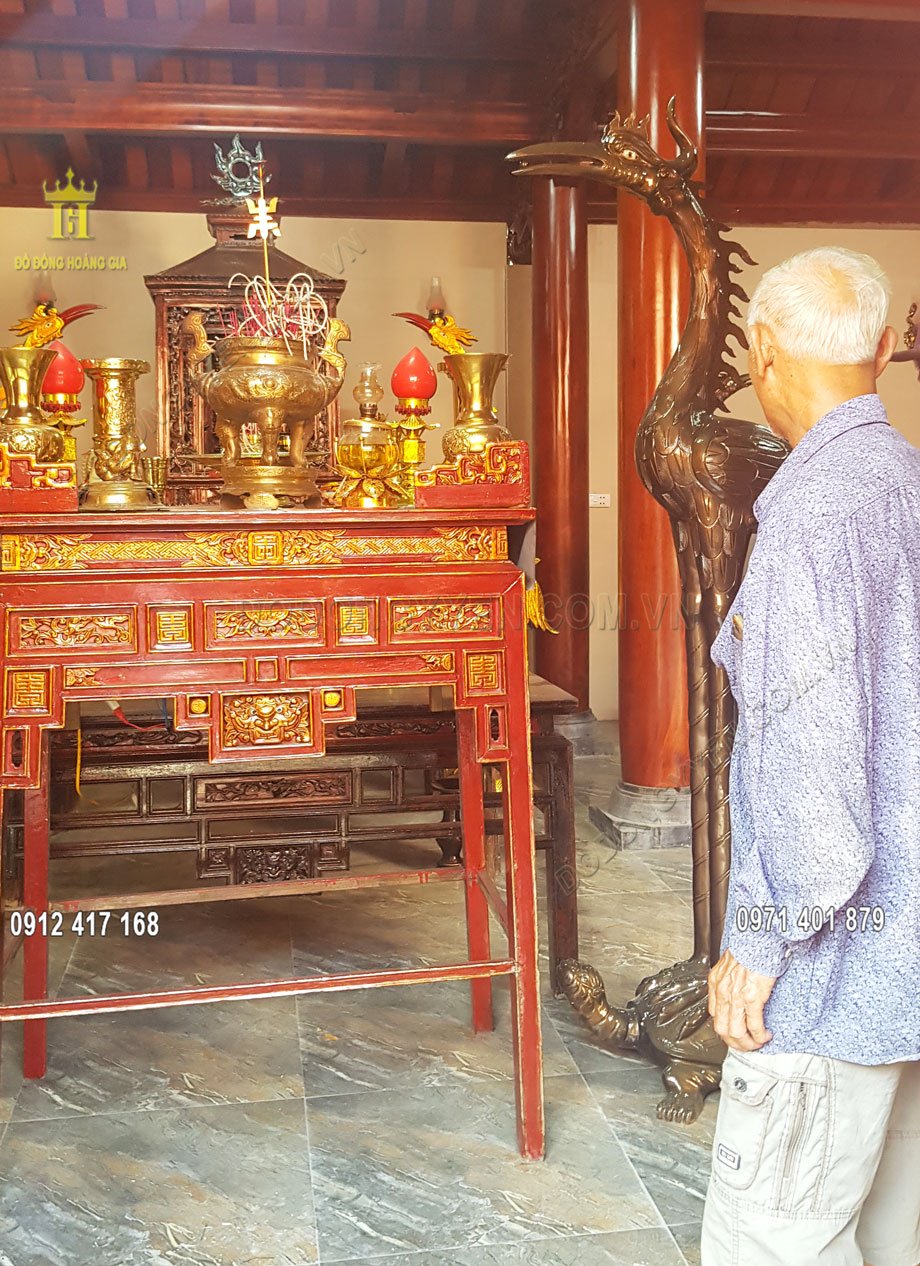 Từng đường n&eacute;t tr&ecirc;n Hạc Thờ được nghệ nh&acirc;n chế t&aacute;c tinh xảo
